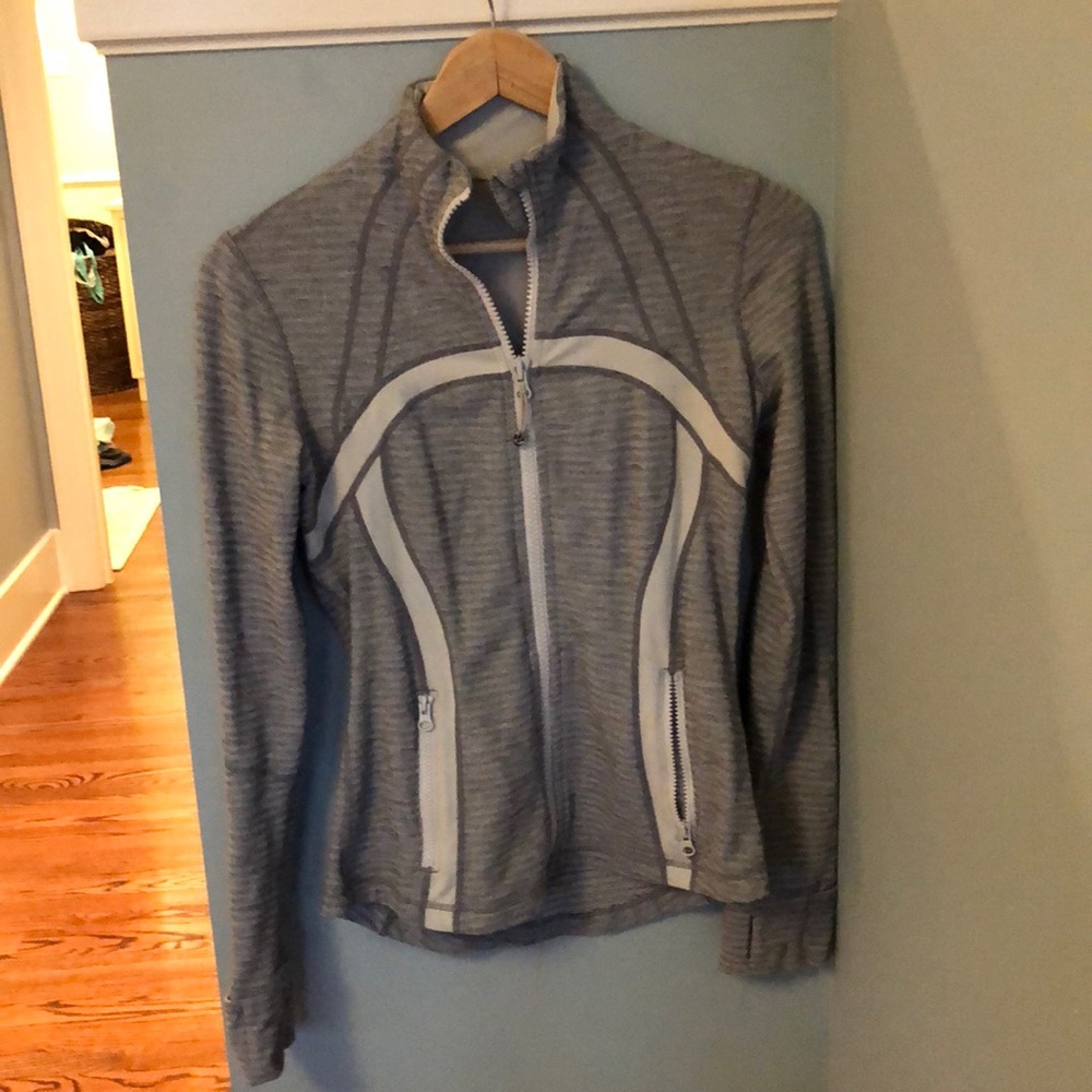 Lululemon fitted jacket size 6